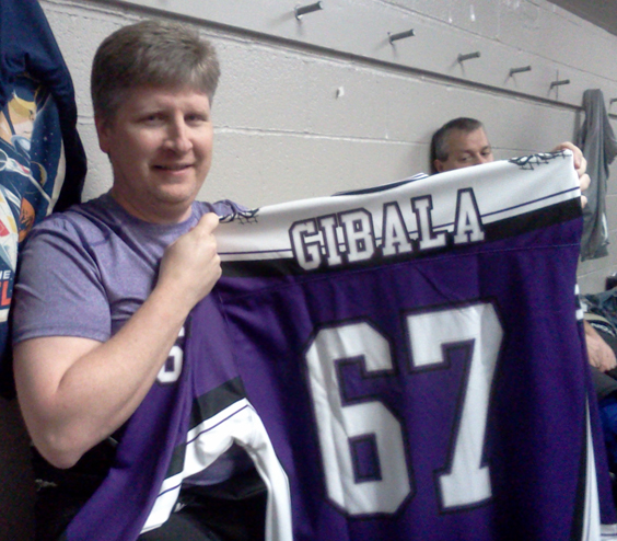 Kenny G models pre-game.